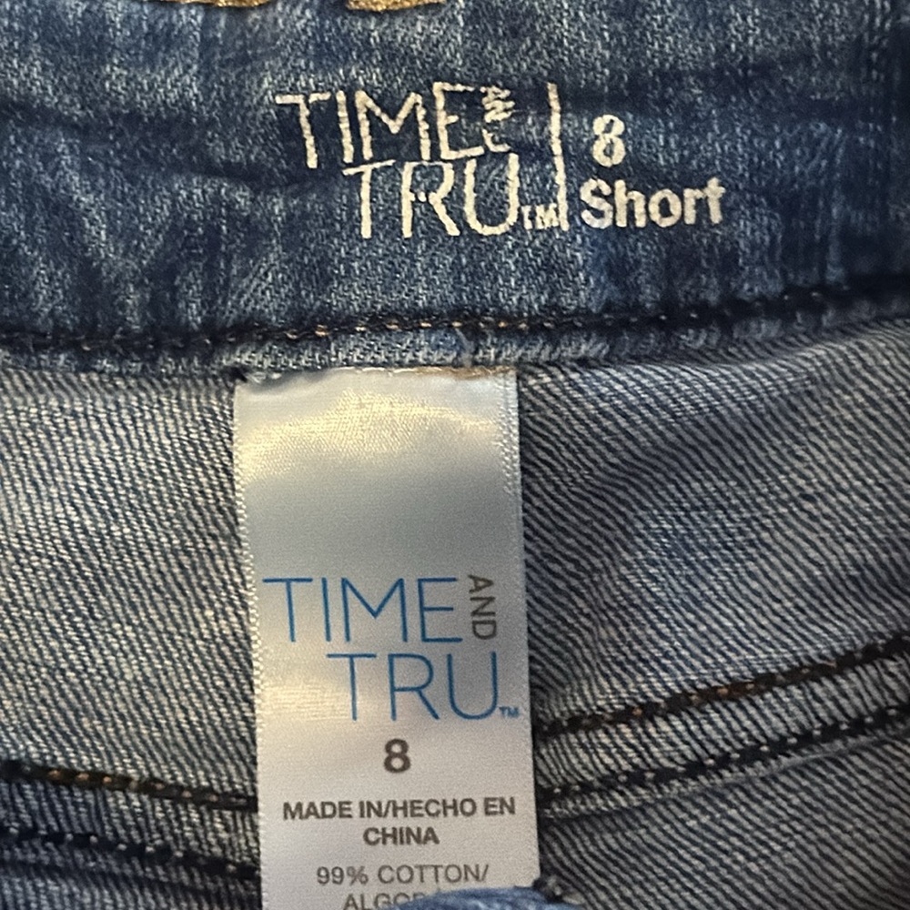 Time and Tru denim cutoff shorts women’s blue jean distressed shorts 8 short - Picture 2 of 6